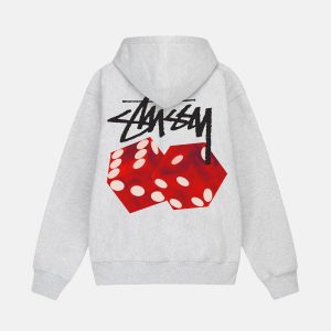 Cómo llevar la sudadera con capucha Stussy Spain para un look informal