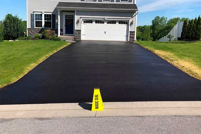 Driveway sealcoating service