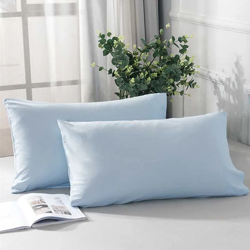 What Colors Enhance Bedroom Décor With A Pillow Case?