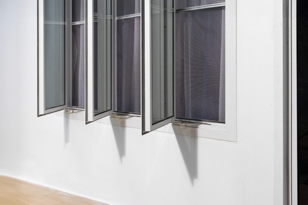 thermally broken aluminium windows